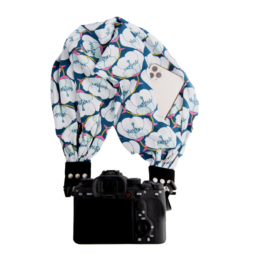 Catturare l'alta moda, Cinghia per fotocamera con foulard tascabile Capturing Couture - Amelia