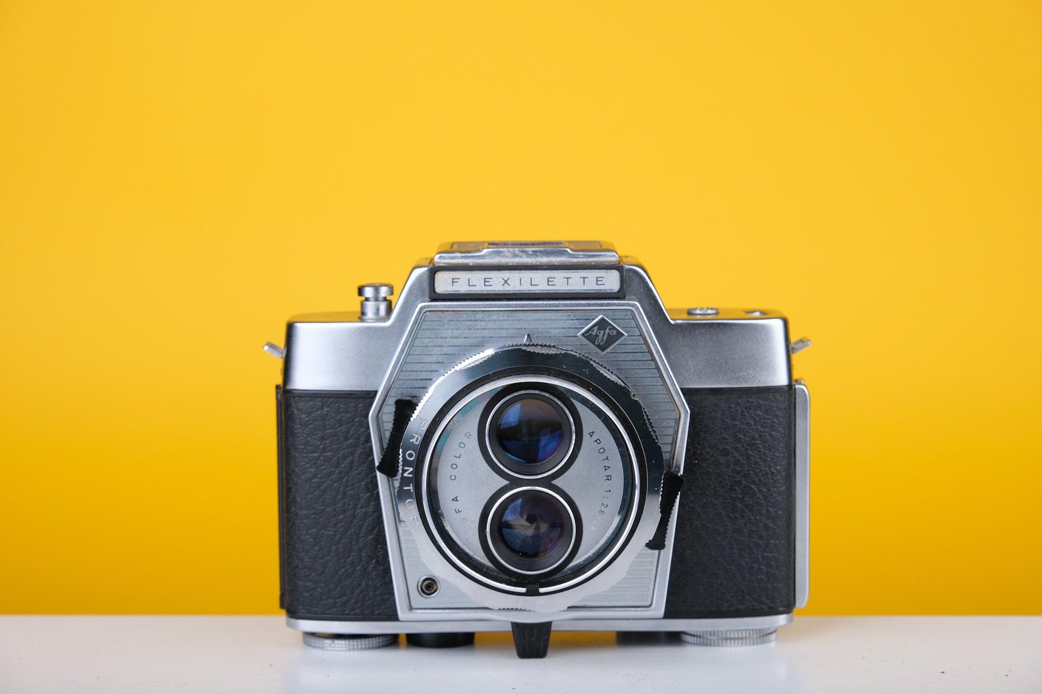 Rifugio per macchine fotografiche d'epoca, USCITA : Macchina fotografica Agfa Flexilette 35 mm TLR con obiettivo Apotar 45 mm f2.8